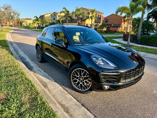 Black 2018 Porsche Macan Macan Sport Edition
