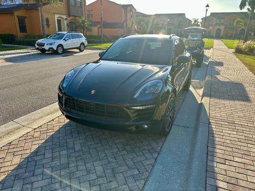 Black 2018 Porsche Macan Macan Sport Edition