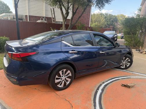 Blue 2019 Nissan Altima 2.5 S