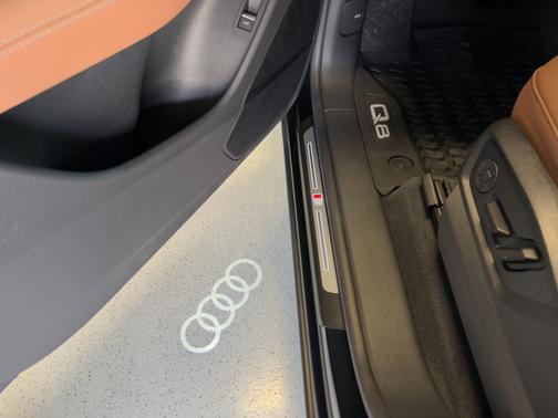 2025 Audi Q8 55 Premium Plus