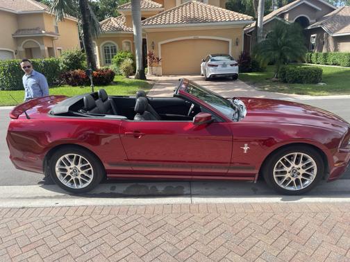 2014 Ford Mustang V6 Premium