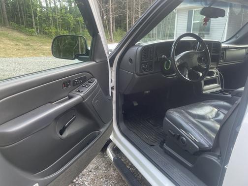 White 2005 Chevrolet Silverado 1500 Z71 Extended Cab