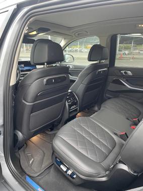 Gray 2024 BMW X7 xDrive40i