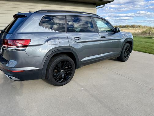 Gray 2023 Volkswagen Atlas 3.6L SE w/Technology