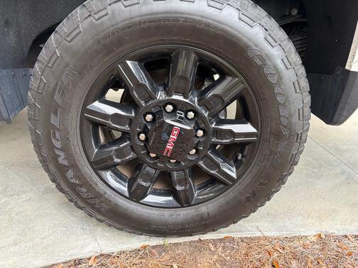 2024 GMC Sierra 2500 AT4