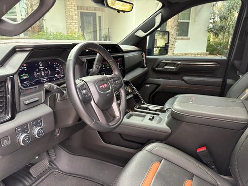 2024 GMC Sierra 2500 AT4