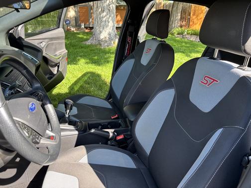 2017 Ford Focus ST Base