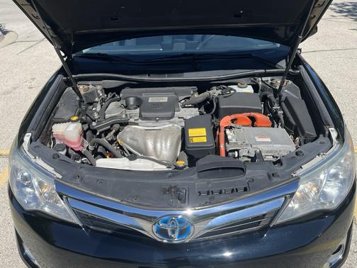 Black 2014 Toyota Camry Hybrid XLE