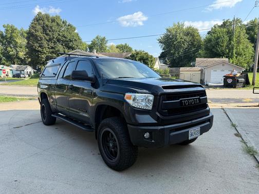 Black 2016 Toyota Tundra Limited