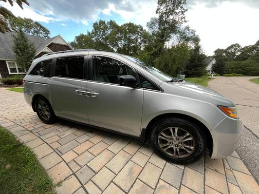 Silver 2013 Honda Odyssey EX