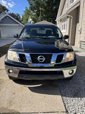 Black 2010 Nissan Frontier SE