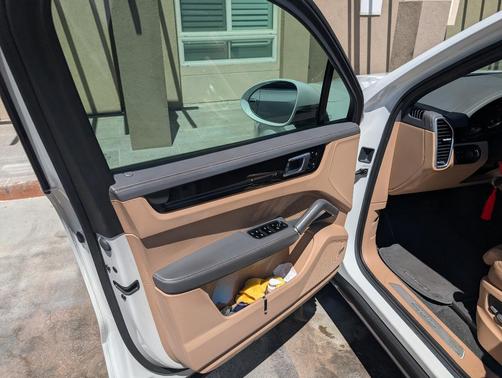 White 2019 Porsche Cayenne Cayenne