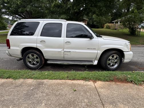 2005 Cadillac Escalade Base