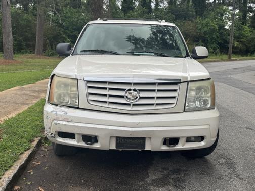 2005 Cadillac Escalade Base