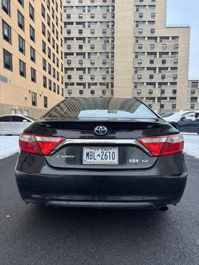 2016 Toyota Camry Hybrid SE