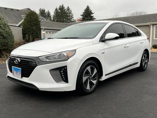 2017 Hyundai IONIQ Hybrid SEL