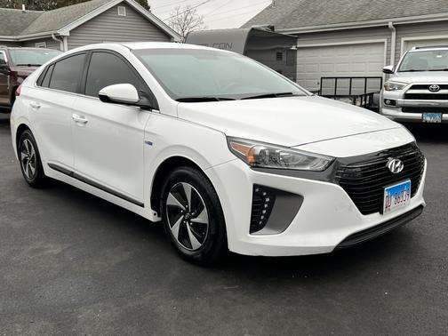 2017 Hyundai IONIQ Hybrid SEL