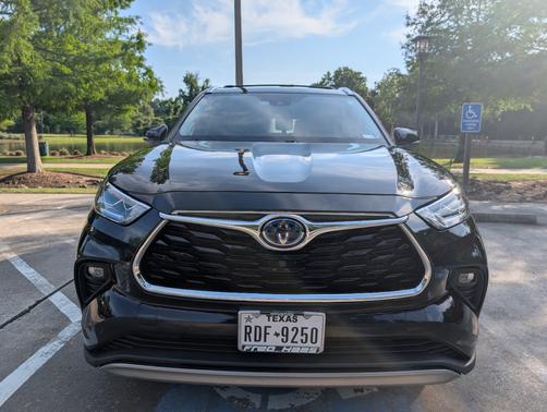 Black 2021 Toyota Highlander Hybrid Platinum