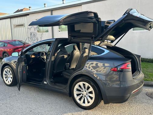 2021 Tesla Model X Long Range Plus