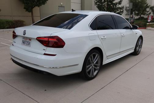 White 2017 Volkswagen Passat 1.8T R-Line w/Comfort