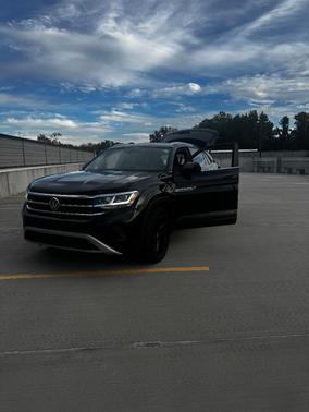 Black 2023 Volkswagen Atlas Cross Sport 3.6L V6 SE w/Technolog