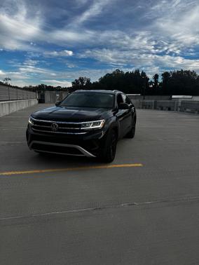 Black 2023 Volkswagen Atlas Cross Sport 3.6L V6 SE w/Technolog