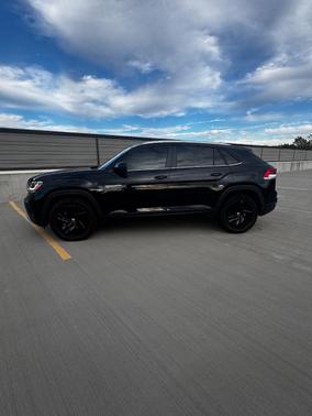 Black 2023 Volkswagen Atlas Cross Sport 3.6L V6 SE w/Technolog