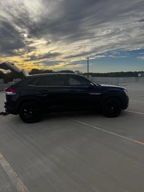 Black 2023 Volkswagen Atlas Cross Sport 3.6L V6 SE w/Technolog