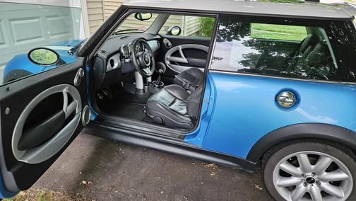 2005 MINI Cooper S Base