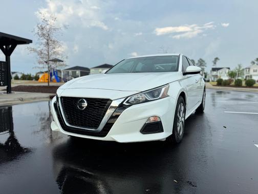 White 2020 Nissan Altima 2.5 S