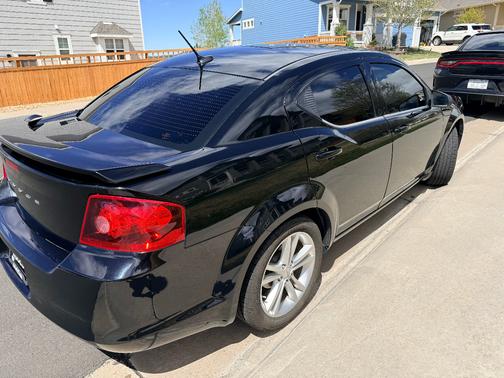 Black 2013 Dodge Avenger SE