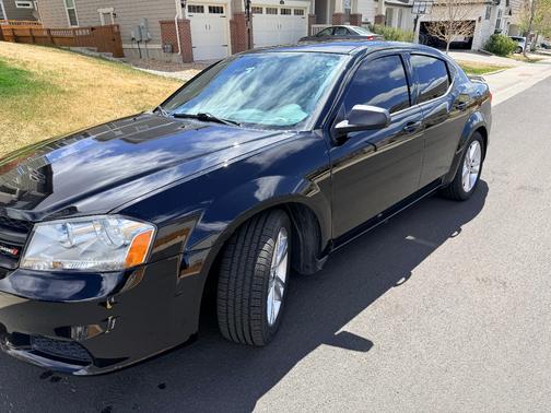 Black 2013 Dodge Avenger SE