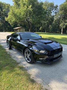Black 2017 Ford Mustang GT