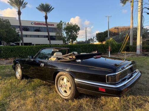 Black 1995 Jaguar XJS 4.0L Cabriolet