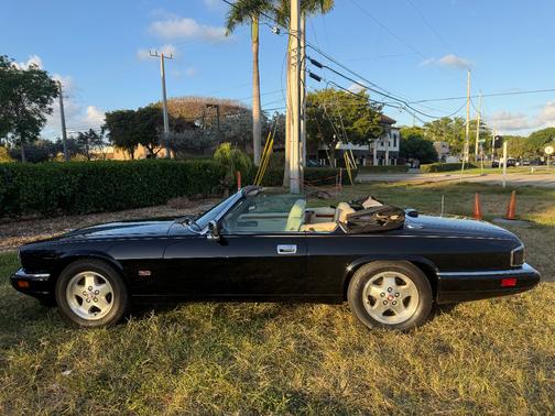 Black 1995 Jaguar XJS 4.0L Cabriolet