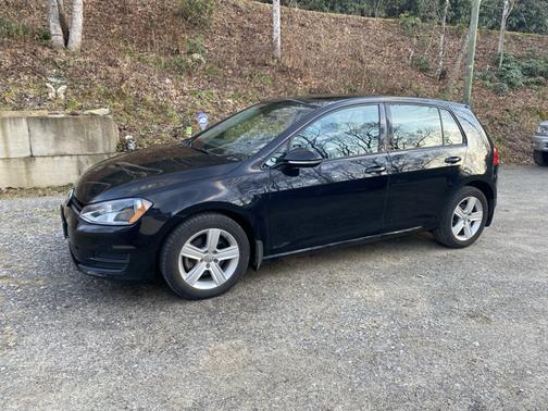 2017 Volkswagen Golf TSI Wolfsburg Edition 4-Door