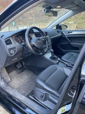 2017 Volkswagen Golf TSI Wolfsburg Edition 4-Door