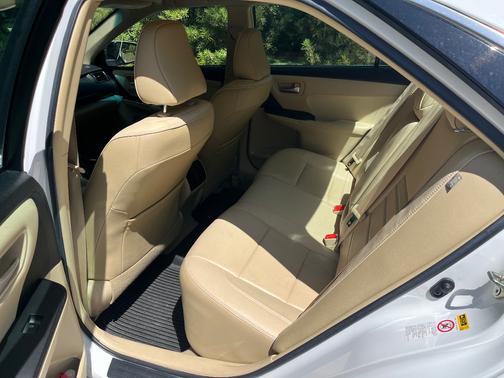 White 2016 Toyota Camry XLE