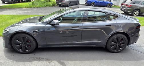 2023 Tesla Model S Plaid