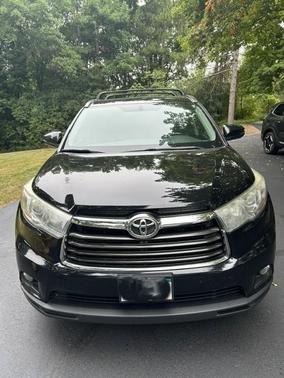 Black 2015 Toyota Highlander XLE