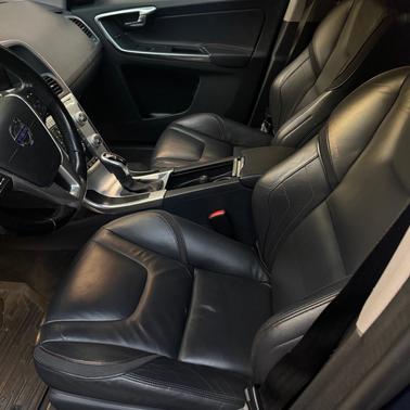Blue 2015 Volvo XC60 T6 Platinum