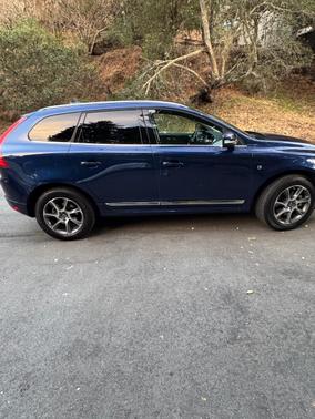 Blue 2015 Volvo XC60 T6 Platinum