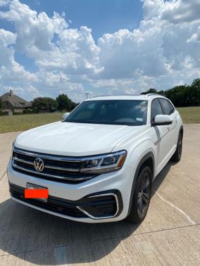 Photo 2 of 4 of 2021 Volkswagen Atlas Cross Sport 3.6L V6 SE w/Technology R-Line