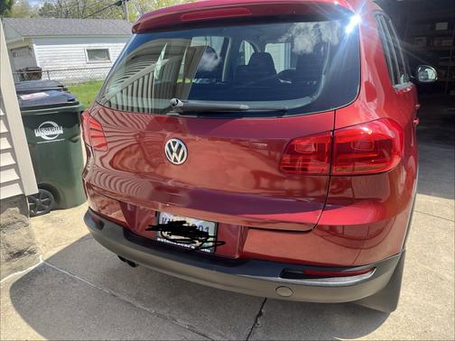 Red 2015 Volkswagen Tiguan 4MOTION Auto SE