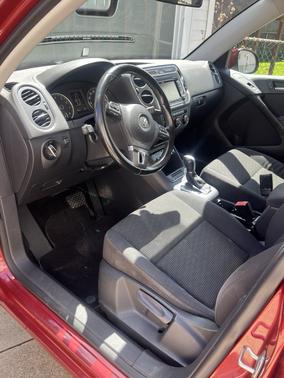 Red 2015 Volkswagen Tiguan 4MOTION Auto SE