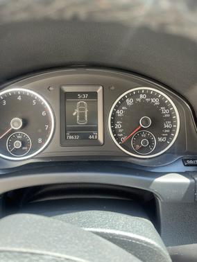 Red 2015 Volkswagen Tiguan 4MOTION Auto SE