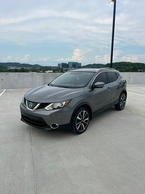 Gray 2018 Nissan Rogue Sport SL