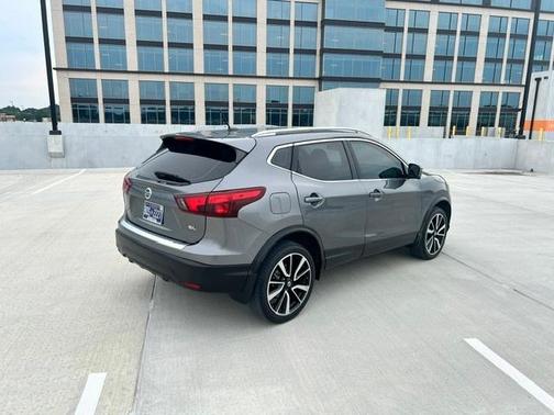 Gray 2018 Nissan Rogue Sport SL
