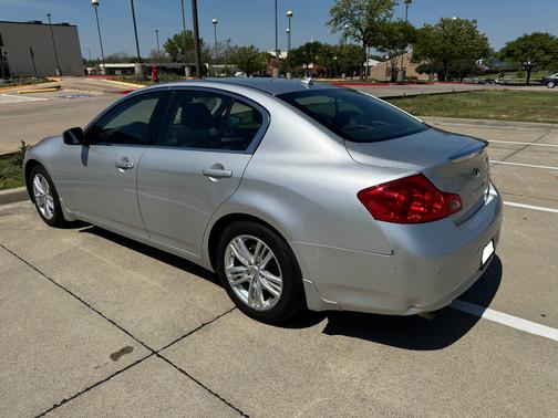 Silver 2010 INFINITI G37 Journey