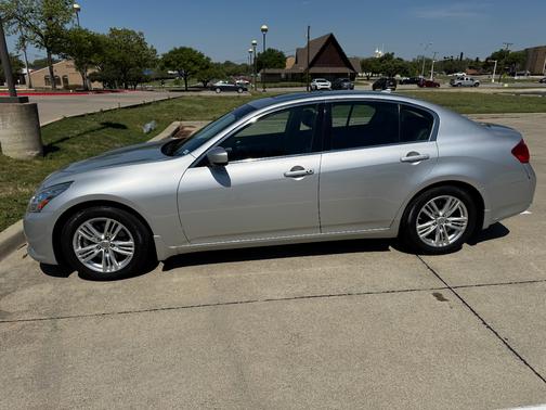 Silver 2010 INFINITI G37 Journey